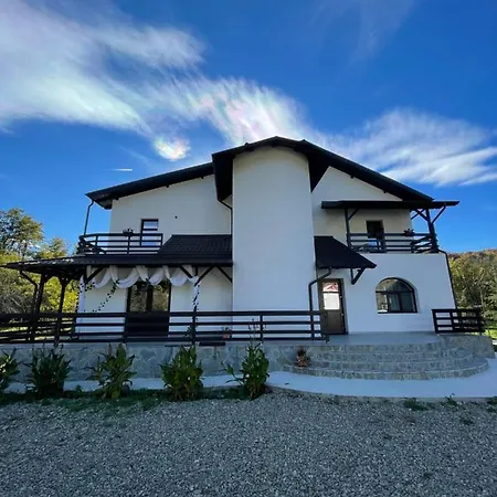 Din Natura Guest house